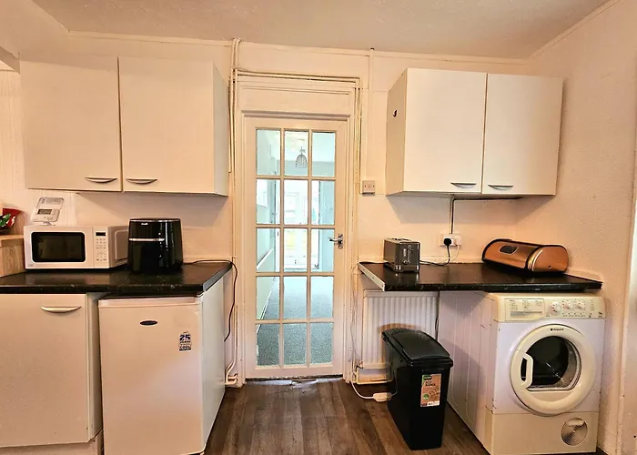 3Br - 5 Guests - Parking - Netflix - Nottingham